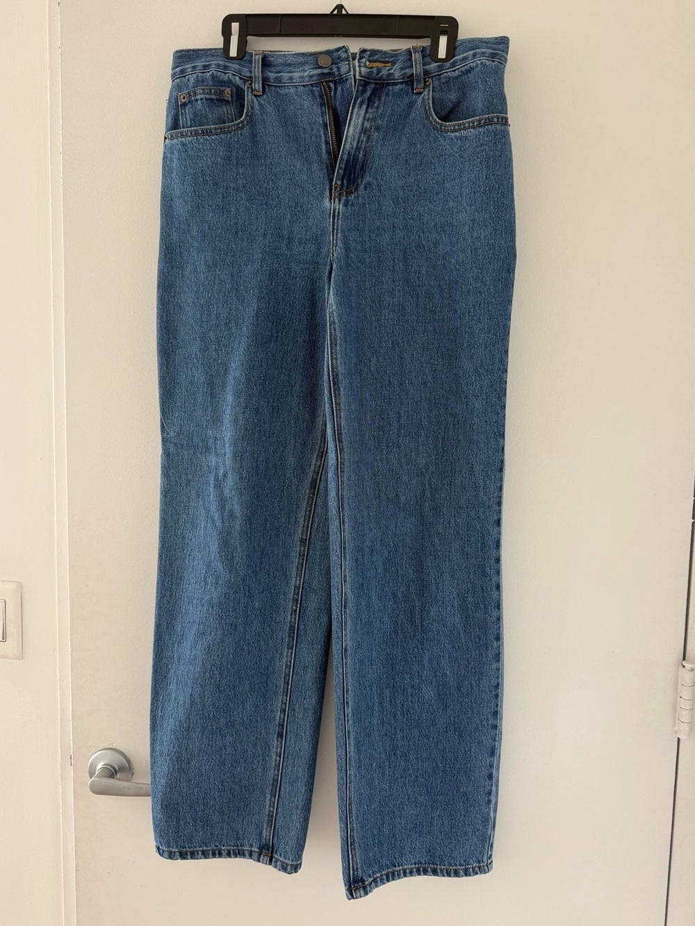 Glassons Straight-Leg Women’s Jeans in Medium Blue